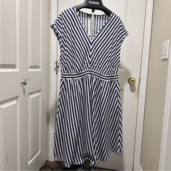 BloomChic Plus Size 2XL Striped Shirred Dolman Sleeve Dress us18-20 - Picture 2 of 6